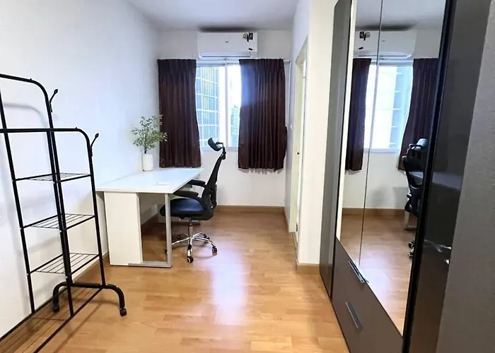 Apartment Breezy 1br Near Bts Udomsuk