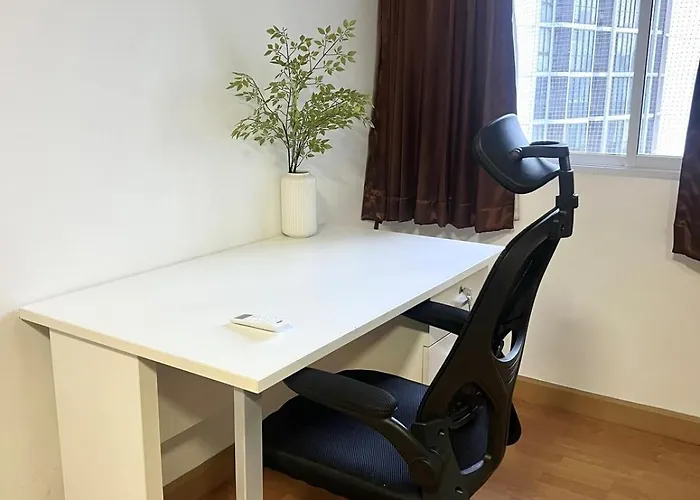 Apartment Breezy 1br Near Bts Udomsuk Bangkok