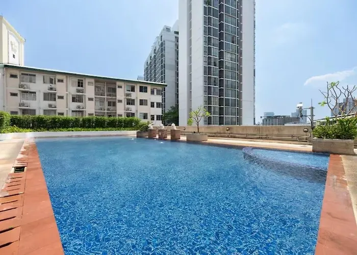 Breezy 1br Near Bts Udomsuk