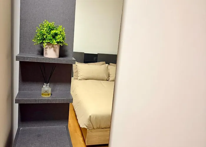Breezy 1br Near Bts Udomsuk