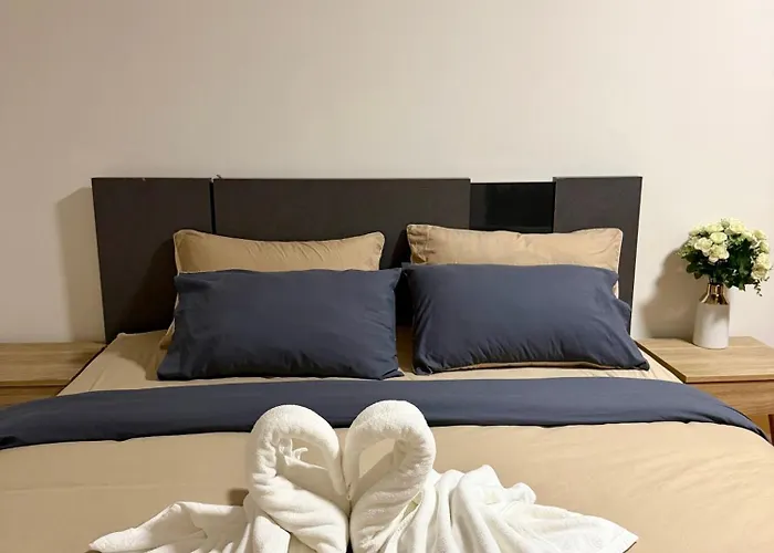 Breezy 1br Near Bts Udomsuk Apartment